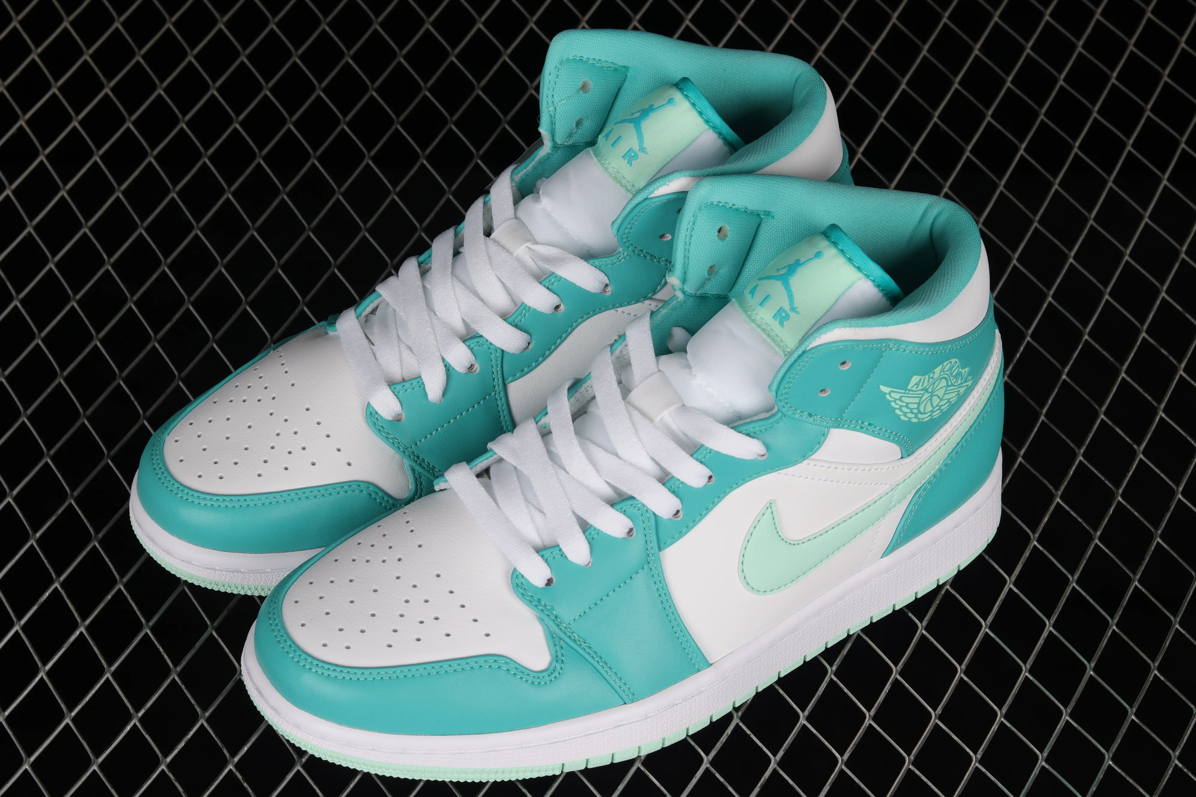 All categories Air Jordan Jordan series basketball shoes Air Jordan 1 Mid Air Jordan 1 Mid SE "Marine Green" AJ1 Joe 1 white cyan Zhongbang basketball shoes DV2229-300